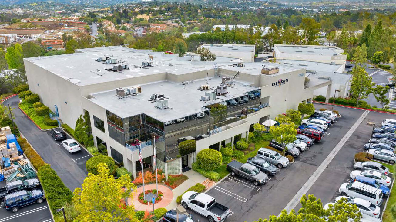 2445 Cades Way, Vista CA w Sign